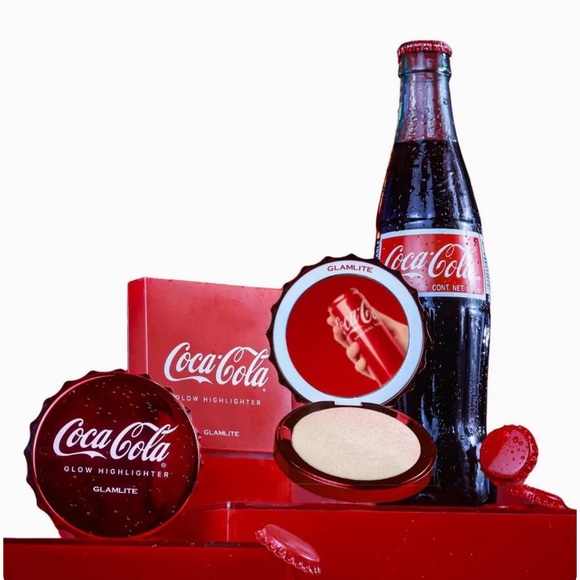 Coca-Cola Glamlite Highlighter in Bold Red - Picture 3 of 3